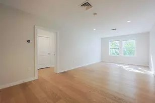 16 Boardman St, Boston, MA 02128 - Photo 23