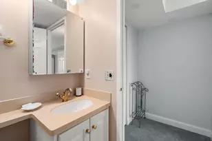 250 Hammond Pond Pkwy, Newton, MA 02467 - Photo 19