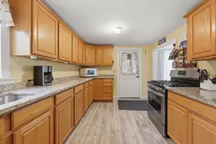8 Stones Corner Rd, Berlin, MA 01503 - Photo 5