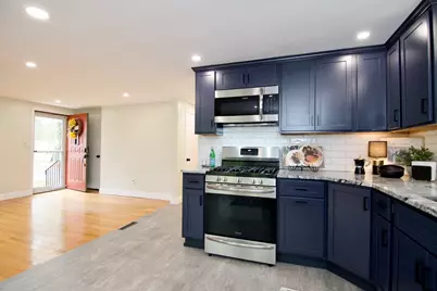 878 Berkshire Ave, Springfield, MA 01151 - Photo 11