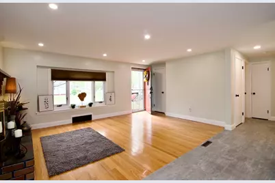 878 Berkshire Ave, Springfield, MA 01151 - Photo 7