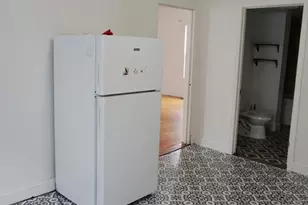 27 Shaw St, Lowell, MA 01851 - Photo 5