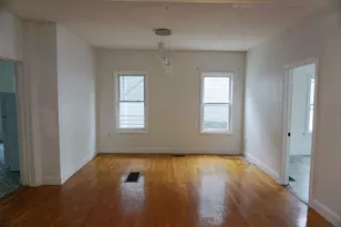27 Shaw St, Lowell, MA 01851 - Photo 13