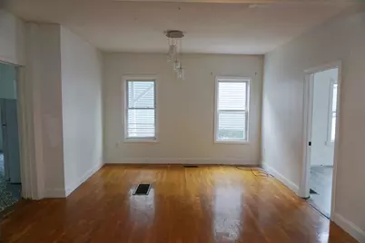 27 Shaw St, Lowell, MA 01851 - Photo 13