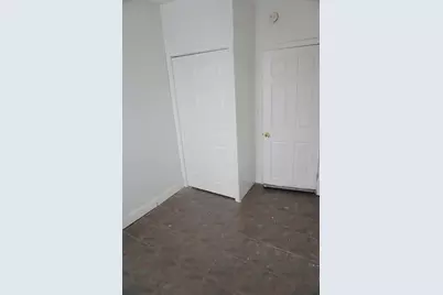 27 Shaw St, Lowell, MA 01851 - Photo 17