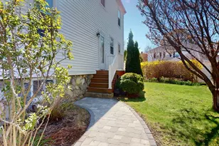 18 Faneuil Rd, Waltham, MA 02452 - Photo 3