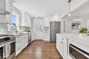 19 Myles Standish Rd, Boston, MA 02132 - Photo 5