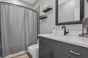 60 Cross St E, Somerville, MA 02145 - Photo 19