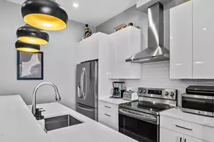 60 Cross St E, Somerville, MA 02145 - Photo 9