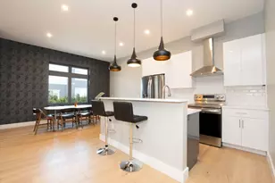 60 Cross St E, Somerville, MA 02145 - Photo 23