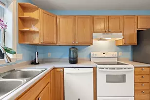 13 Dexter St, North Attleboro, MA 02760 - Photo 9