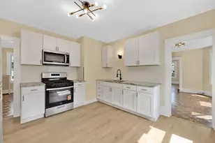 24 Hiawatha St, Springfield, MA 01108 - Photo 1