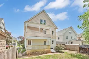 24 Hiawatha St, Springfield, MA 01108 - Photo 5