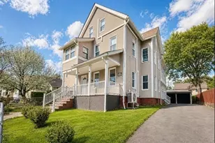 585 Chestnut St, Springfield, MA 01107 - Photo 1