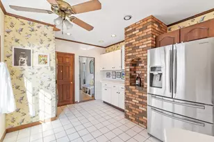 10 Lake View Pl, Lynn, MA 01904 - Photo 11