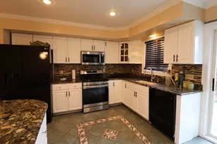 484 Walnut St, Fall River, MA 02720 - Photo 15