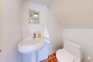 30 Montgomery St, Cambridge, MA 02140 - Photo 17