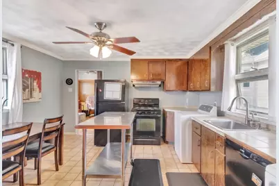 11-13 Horace St, Malden, MA 02148 - Photo 27