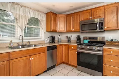 55 E Briggs Rd, Westport, MA 02790 - Photo 7