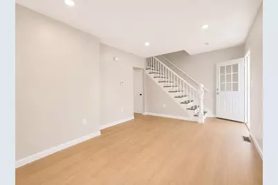 8 Lawton Pl #7, Waltham, MA 02453 - Photo 3