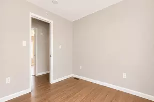 8 Lawton Pl, Waltham, MA 02453 - Photo 9
