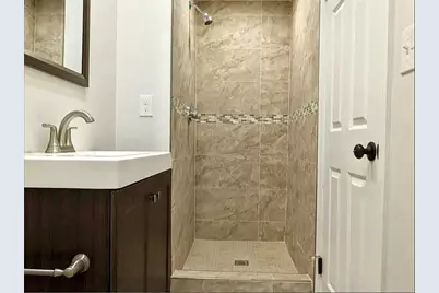 8 Lawton Pl #7, Waltham, MA 02453 - Photo 5