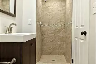 8 Lawton Pl, Waltham, MA 02453 - Photo 5