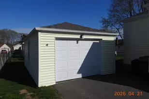 14 McCallion St, Swansea, MA 02777 - Photo 5