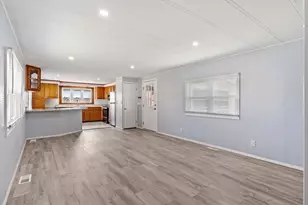 46 Louie Ln, Raynham, MA 02767 - Photo 15