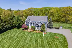 4 Nipmuc Ln, Southborough, MA 01772 - Photo 3