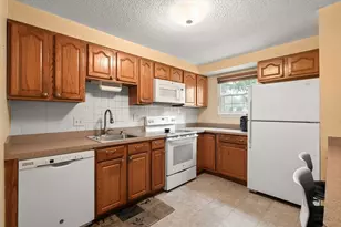 180 Main St, Bridgewater, MA 02324 - Photo 9