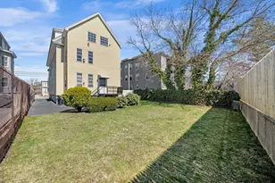 39 Mason St, Salem, MA 01970 - Photo 3