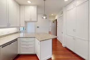 22 Longfellow Rd, Worcester, MA 01602 - Photo 3