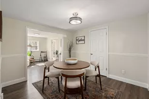 8 Alfred Pl, Woburn, MA 01801 - Photo 11