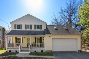 8 Alfred Pl, Woburn, MA 01801 - Photo 1
