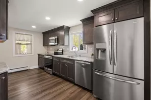 8 Alfred Pl, Woburn, MA 01801 - Photo 15