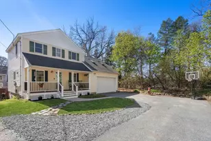 8 Alfred Pl, Woburn, MA 01801 - Photo 3