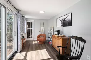 8 Alfred Pl, Woburn, MA 01801 - Photo 7