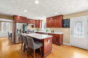 77 West St, Wilmington, MA 01887 - Photo 5