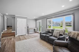110 Nora Ln, Ludlow, MA 01056 - Photo 9