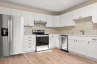 9 Thomas St, Saugus, MA 01906 - Photo 13