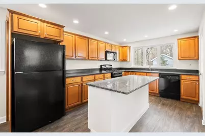 79 Hancock St, Reading, MA 01867 - Photo 15