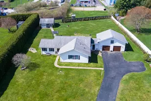 136 Old Fall River Rd, Swansea, MA 02777 - Photo 3