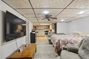 16 Brown St, North Providence, RI 02904 - Photo 15