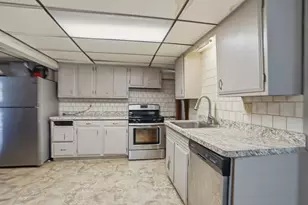 16 Brown St, North Providence, RI 02904 - Photo 13