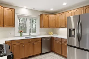 20 Coachmans Ln, North Andover, MA 01845 - Photo 9