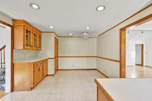 72 Cambridge Rd, Woburn, MA 01801 - Photo 15