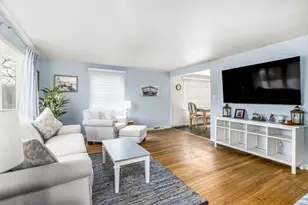 2 Montauk St, Falmouth, MA 02536 - Photo 5