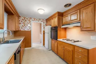 18 Royce Rd, Framingham, MA 01701 - Photo 9