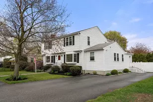 15 Walton St, Wakefield, MA 01880 - Photo 3